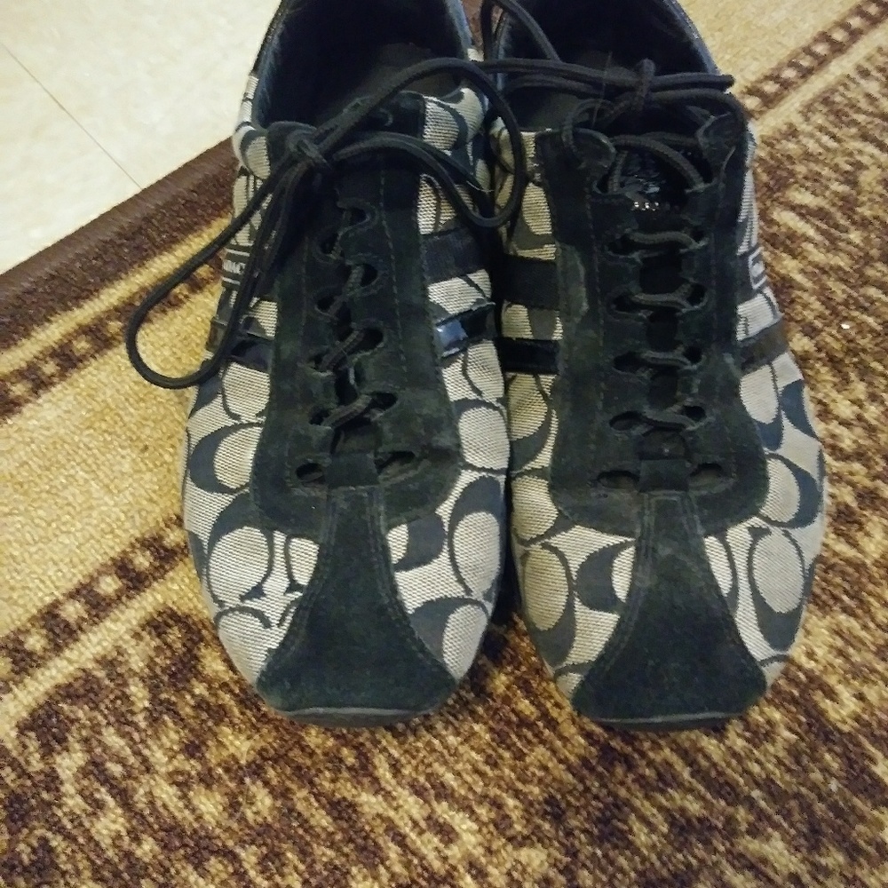 Like NEW size coach "Katelyn" style shoes